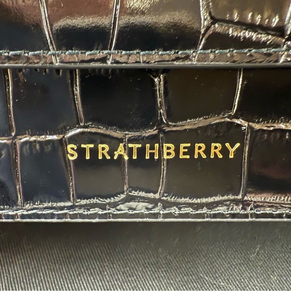 Like new Strathberry East/West Black Croc-Embossed Crossbody with Gold Chain - Picture 4 of 15